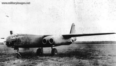 Arado_234_V13_abandoned_at_a_German_airfield_apr_1945.jpg