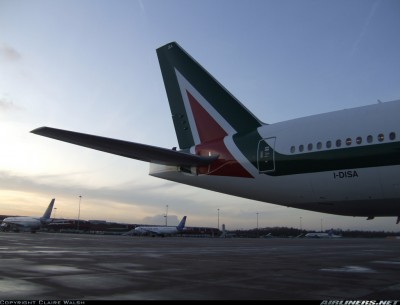 777-200ER Alitalia 002.jpg